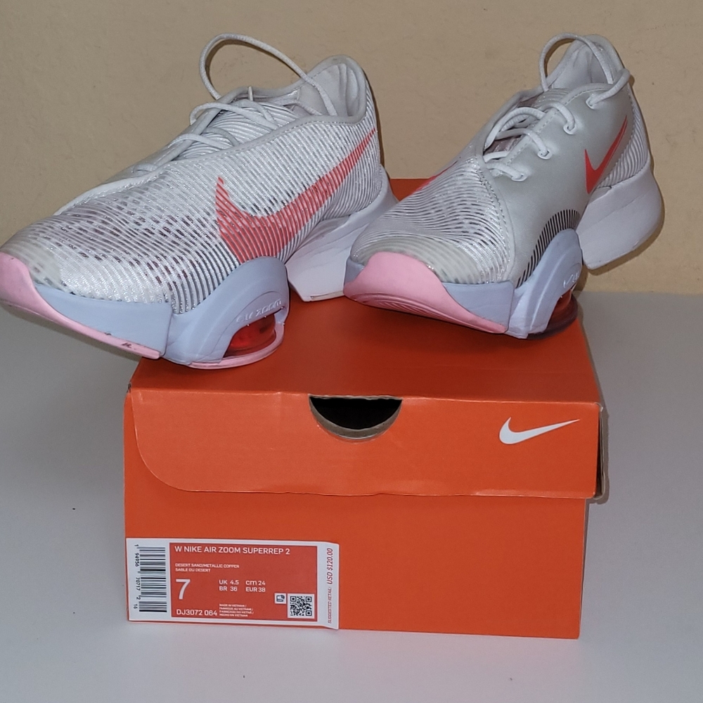 woman nike superrep
